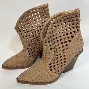 Jessica Simpson Lukkah healed boots